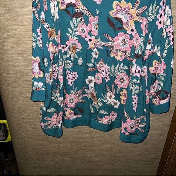 Maurcies Blue Floral Bell Sleeve Blouse teal pink floral size XL - Picture 3 of 11